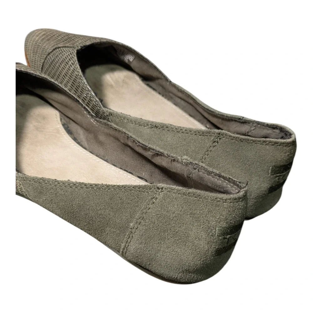 Toms step into